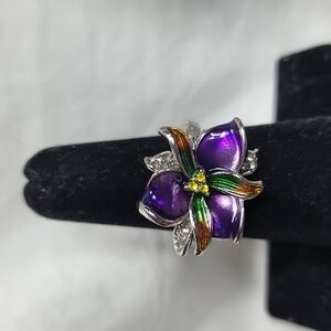 🎄NWOT STERLING SILVER FLOWER RING🎄